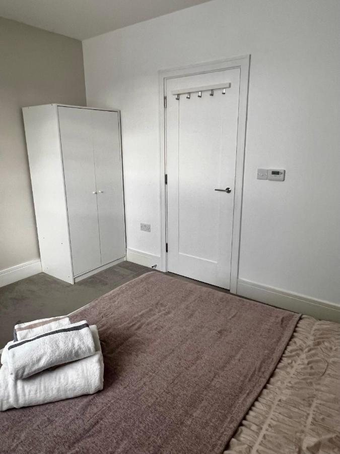רדינג Lakeside Lux Bedroom With Parking, M4 Jct 11, Next To Train Station מראה חיצוני תמונה