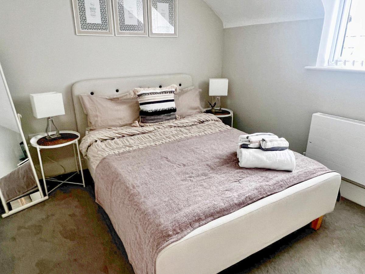 רדינג Lakeside Lux Bedroom With Parking, M4 Jct 11, Next To Train Station מראה חיצוני תמונה